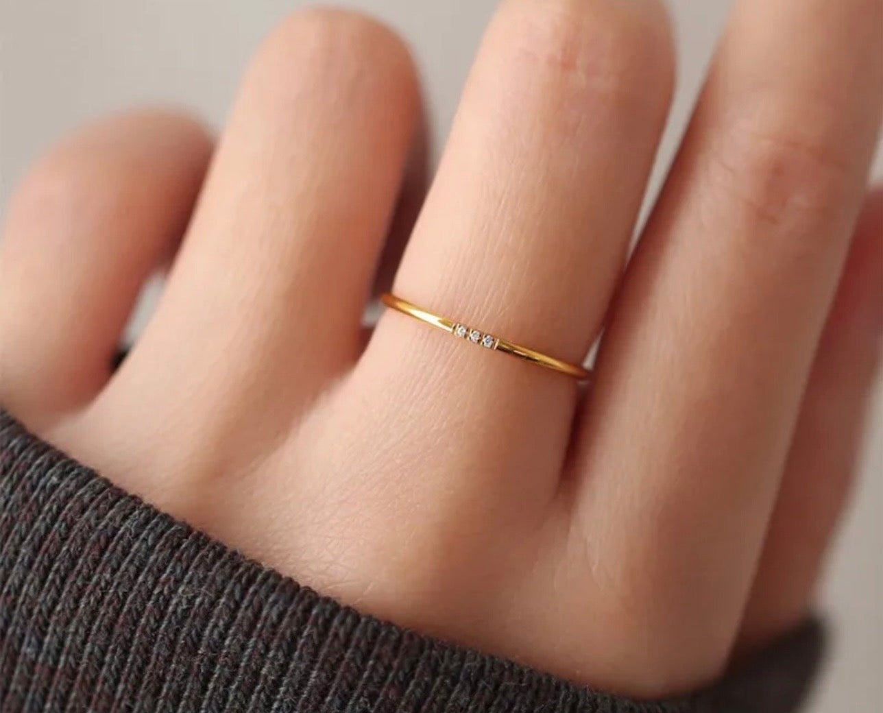 Minimal Gold Ring with Zircon